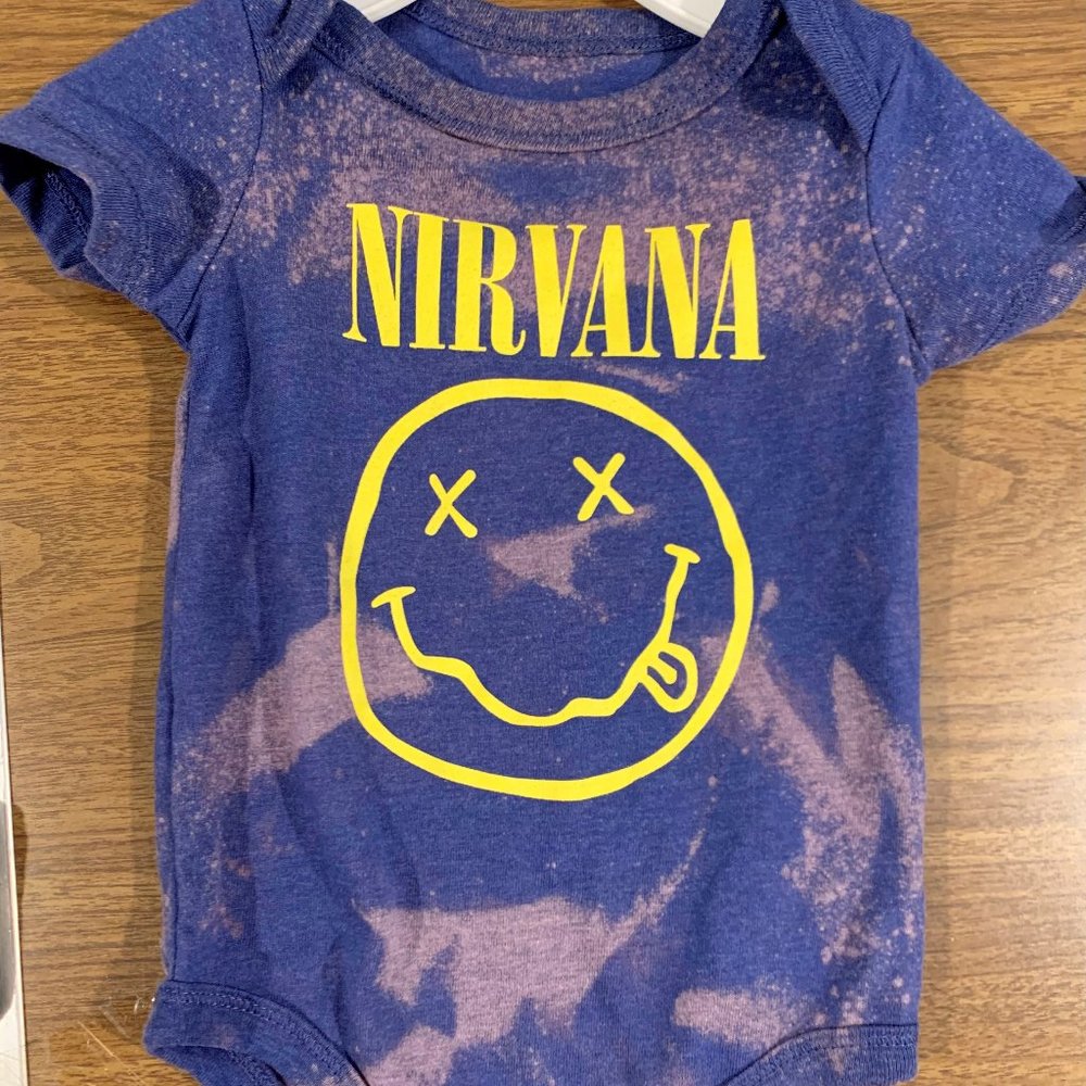 Nirvana Smiley Face Baby Bodysuit 6-9M / tie dye bodysuit